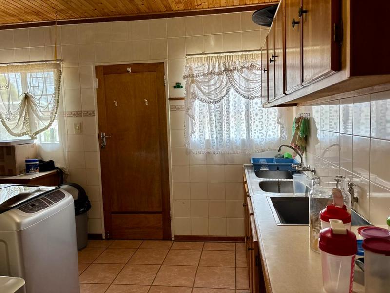 4 Bedroom Property for Sale in Pellissier Free State